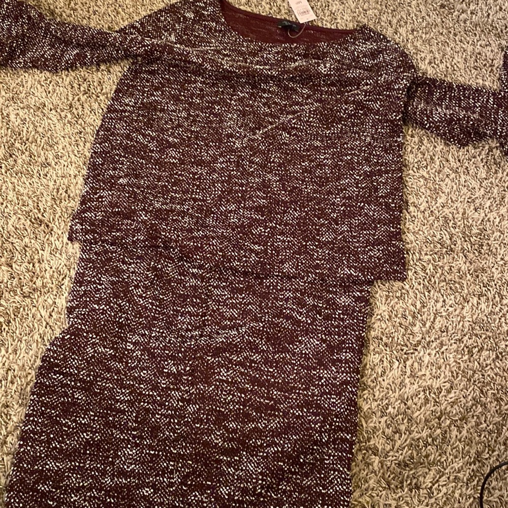 New with tags set, tweed style burgundy with hint of white,